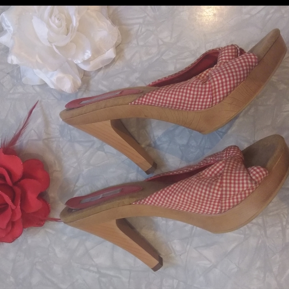 Red white gingham rockabilly pinup style shoes with wood heel 8